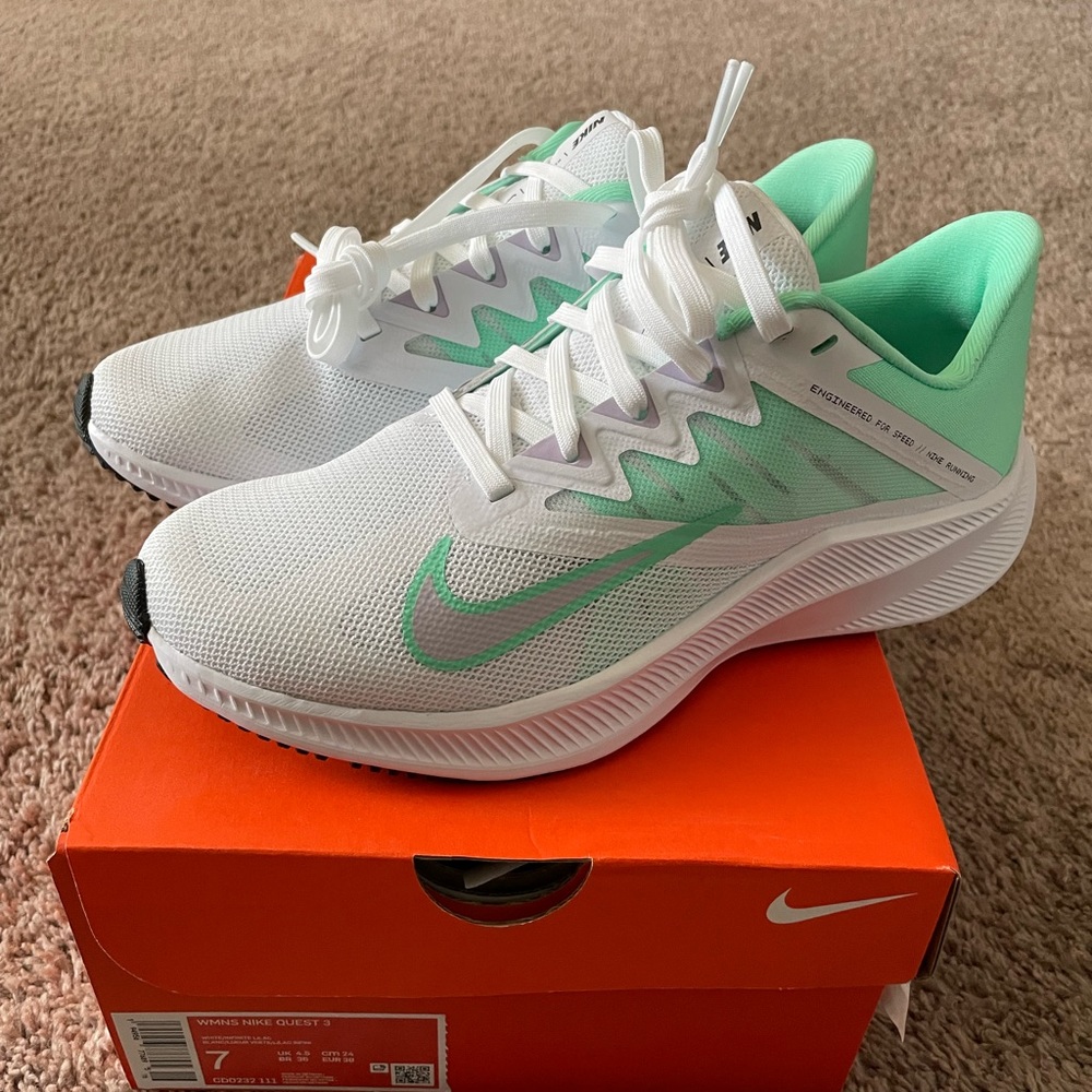 Brand New Womens Nike